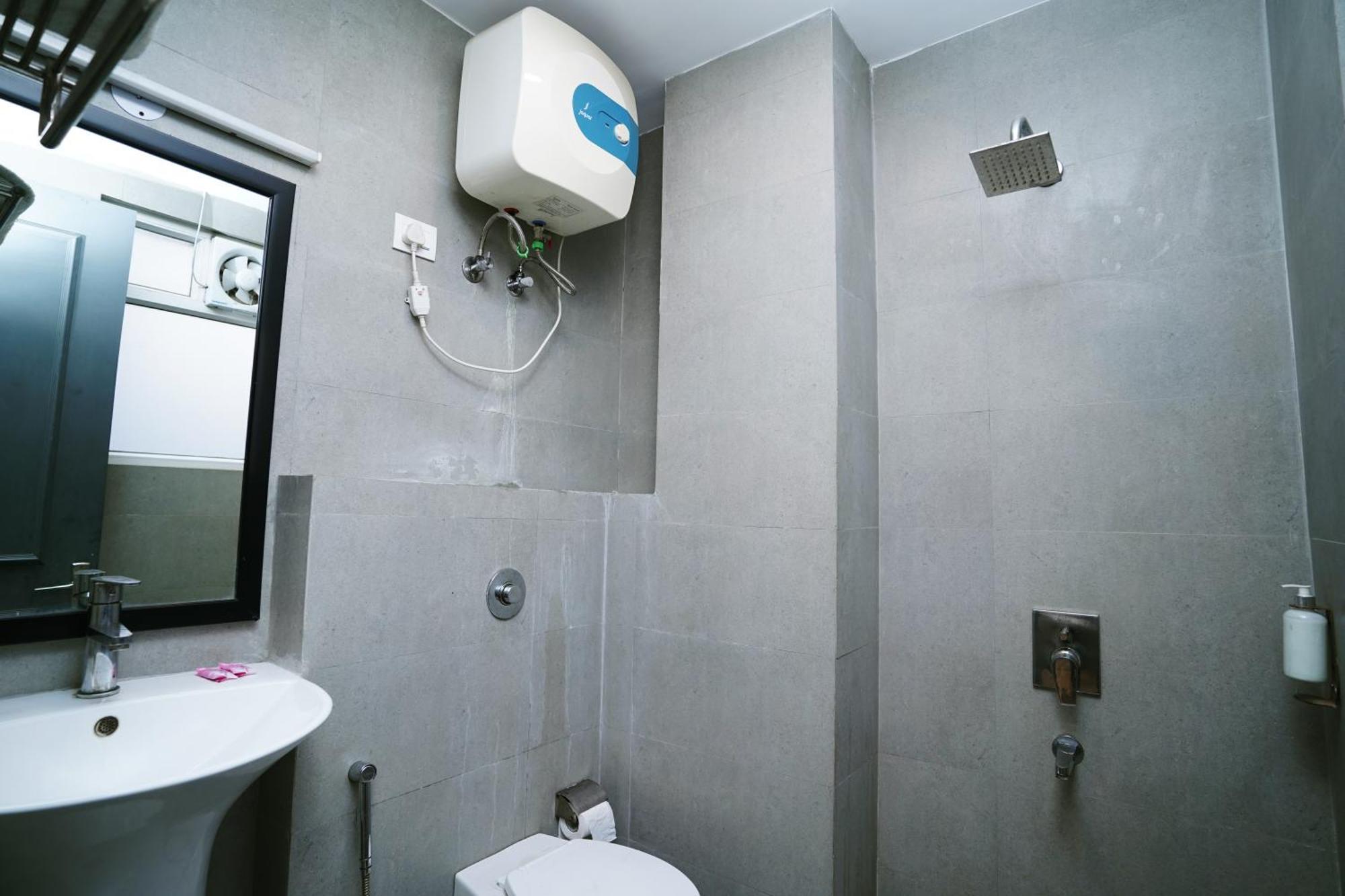 Hotel Mira Residency- Outer Ring Road, Paschim Vihar Делі Екстер'єр фото