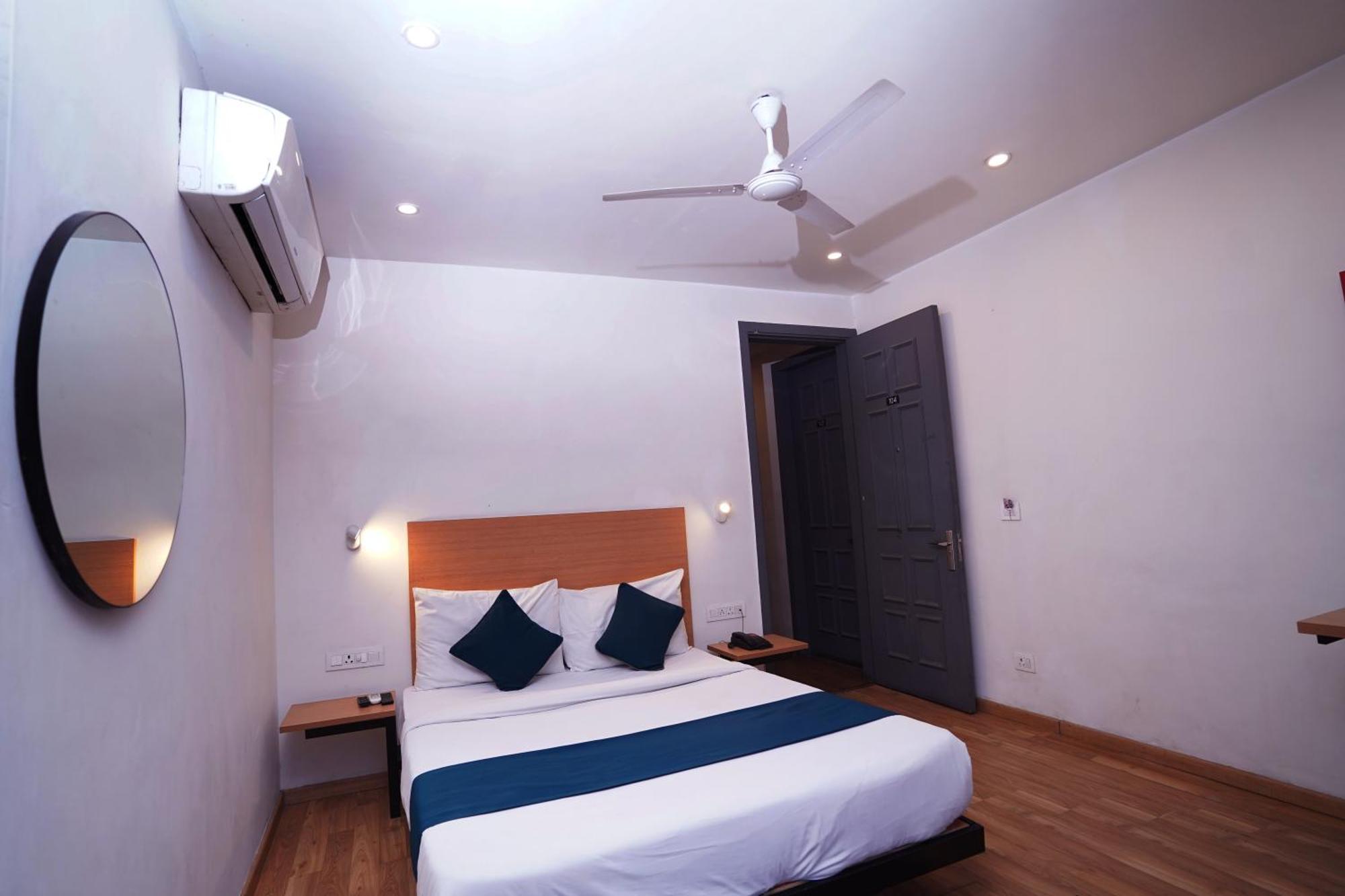 Hotel Mira Residency- Outer Ring Road, Paschim Vihar Делі Екстер'єр фото