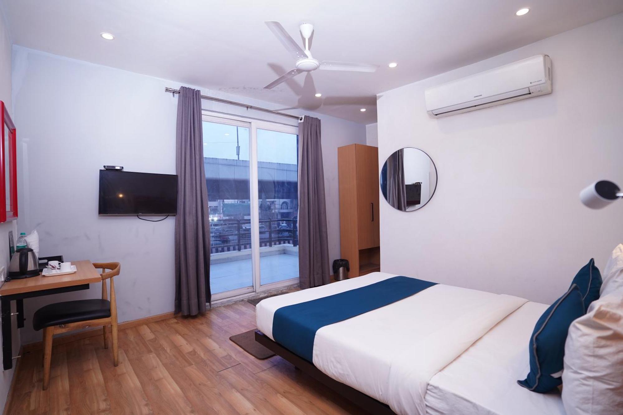 Hotel Mira Residency- Outer Ring Road, Paschim Vihar Делі Екстер'єр фото
