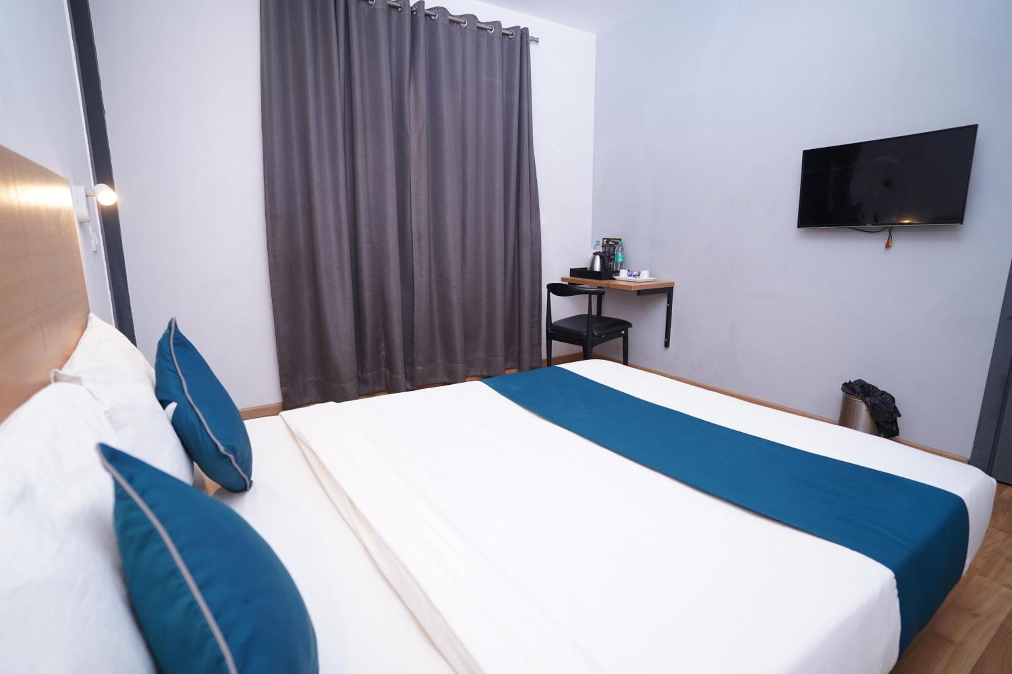 Hotel Mira Residency- Outer Ring Road, Paschim Vihar Делі Екстер'єр фото