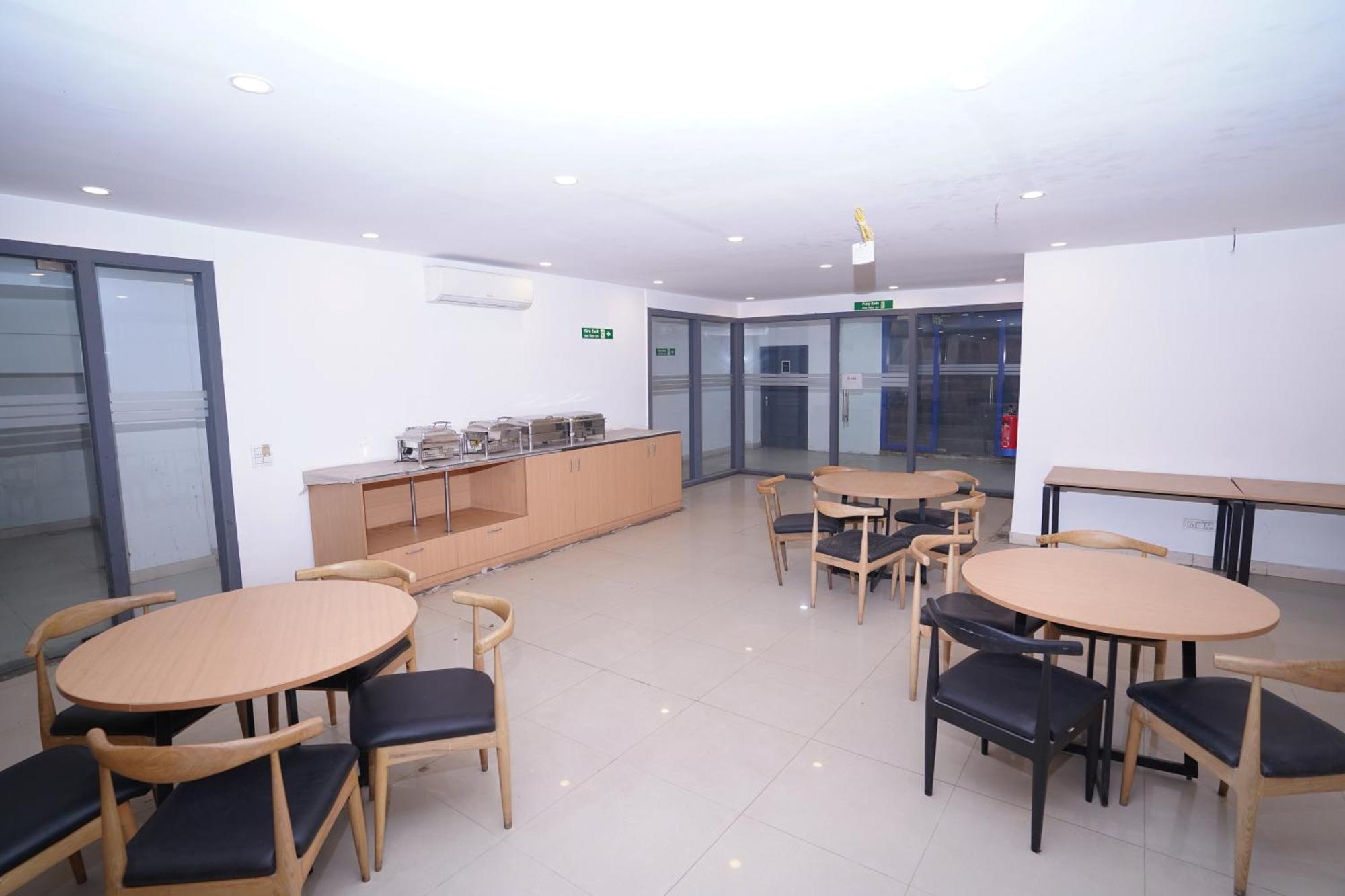 Hotel Mira Residency- Outer Ring Road, Paschim Vihar Делі Екстер'єр фото